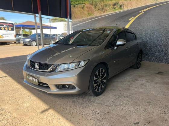 HONDA CIVIC 1.8 LXS 16V FLEX 4P AUTOMÁTICO HONDA CIVIC 1.8 LXS 16V FLEX 4P AUTOMÁTICO
